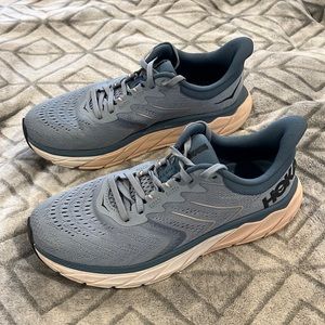 Hold One One Arahi 5 Running Shoes